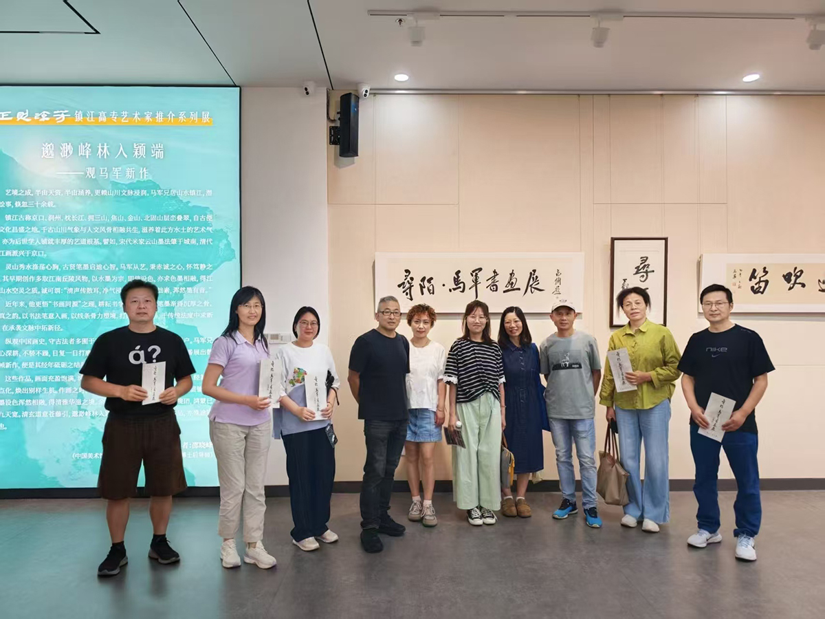 我校成功举办首届文化艺术交流活动，展现多元校园风采